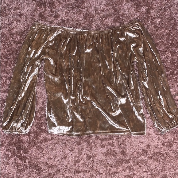 off the shoulder hollister shirt - Picture 2 of 3